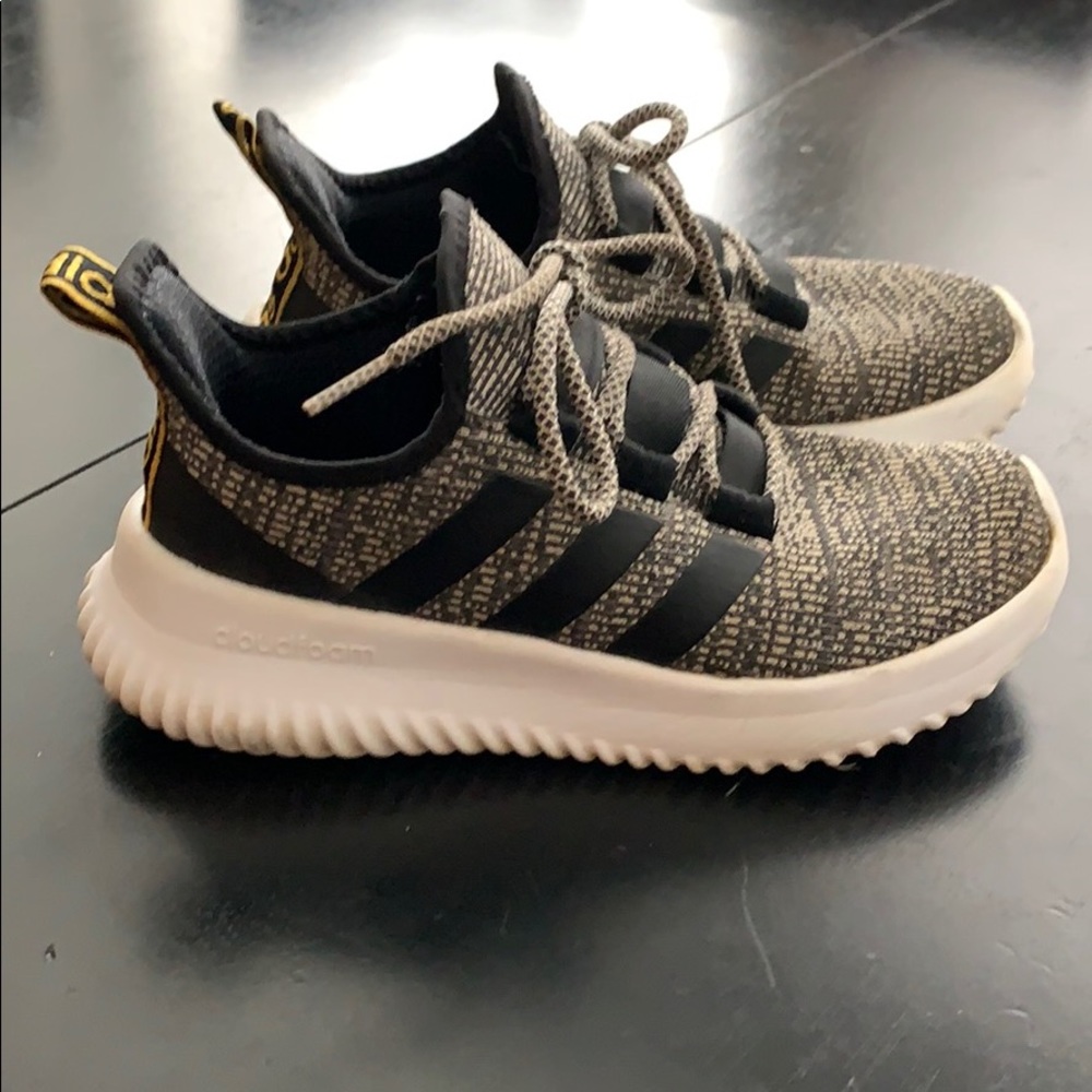 Big Kids Size 3 Adidas Cloudfoam Sneakers